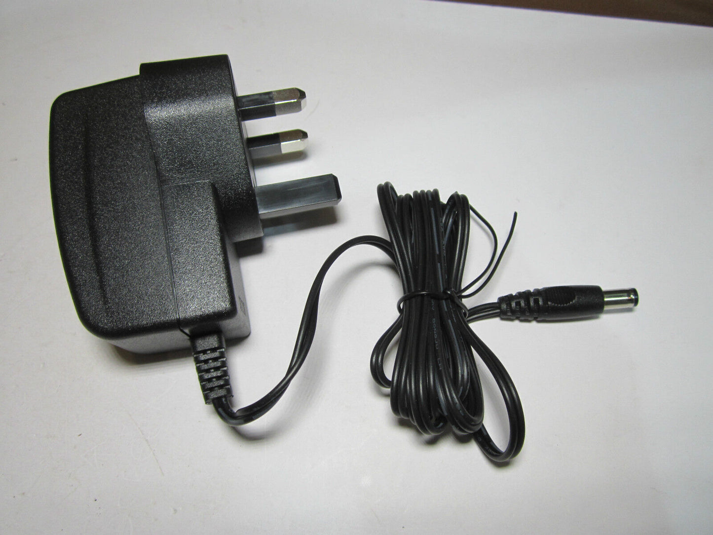 Genuine +9V 1A DVE Switching Adapter Power Supply model DSA-9PFB-09 FUK 090100