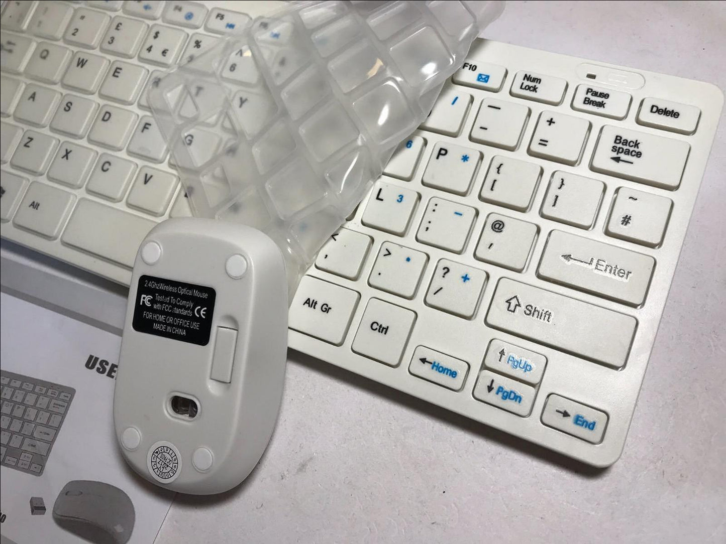 White Wireless Small Keyboard & Mouse for Samsung UA65ES8000 Series 8 Smart TV