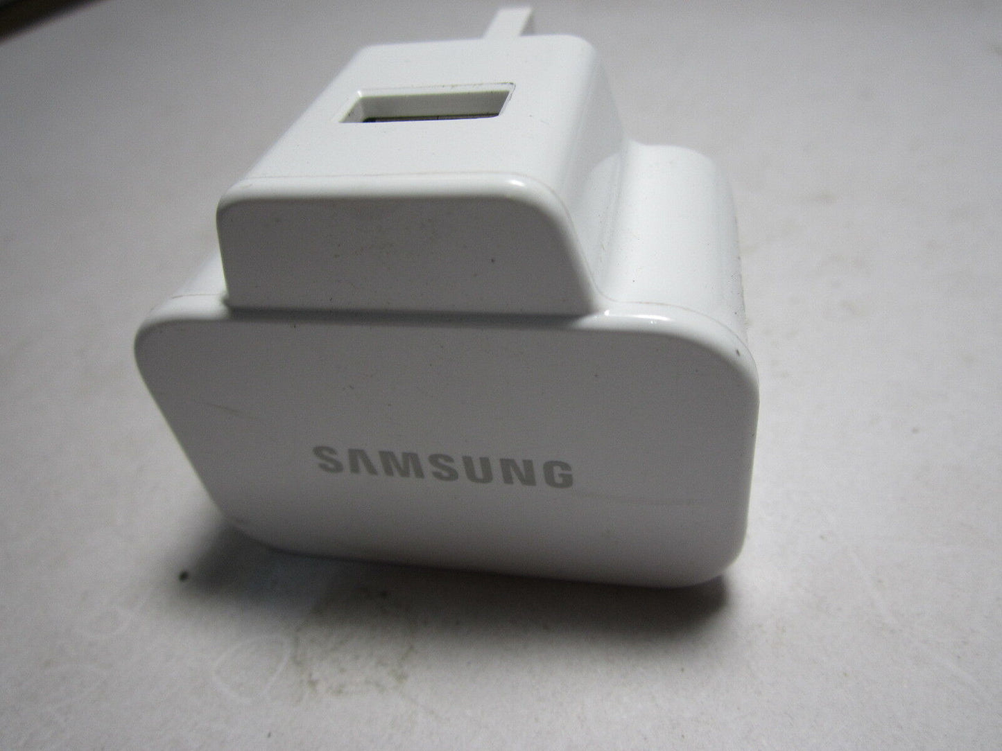 Genuine Samsung Travel Adapter model ETA-U90UWE 5.0V 2.0A White UK USB Plug