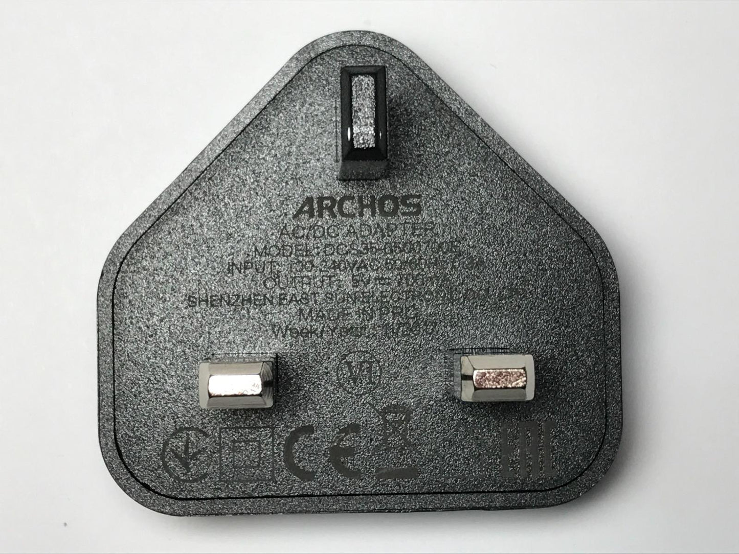 Genuine ARCHOS AC/DC ADAPTER MODEL DCS35-0500700E 5V 700MA USB CHARGER PLUG