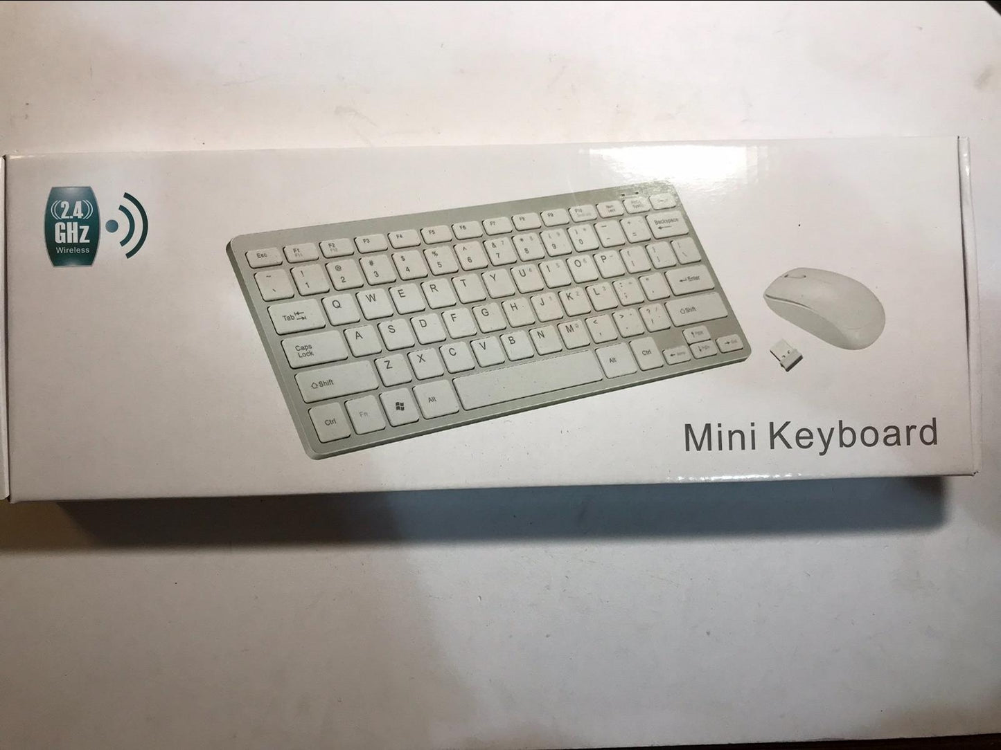 White Wireless Small Keyboard & Mouse for LG 47LN575V 47-inch Smart TV