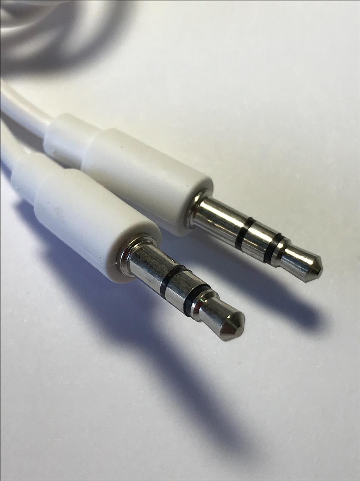 WHITE 3.5mm to 3.5mm Male Stereo Jack Lead Cable AUX IN / OUT Speaker Connect