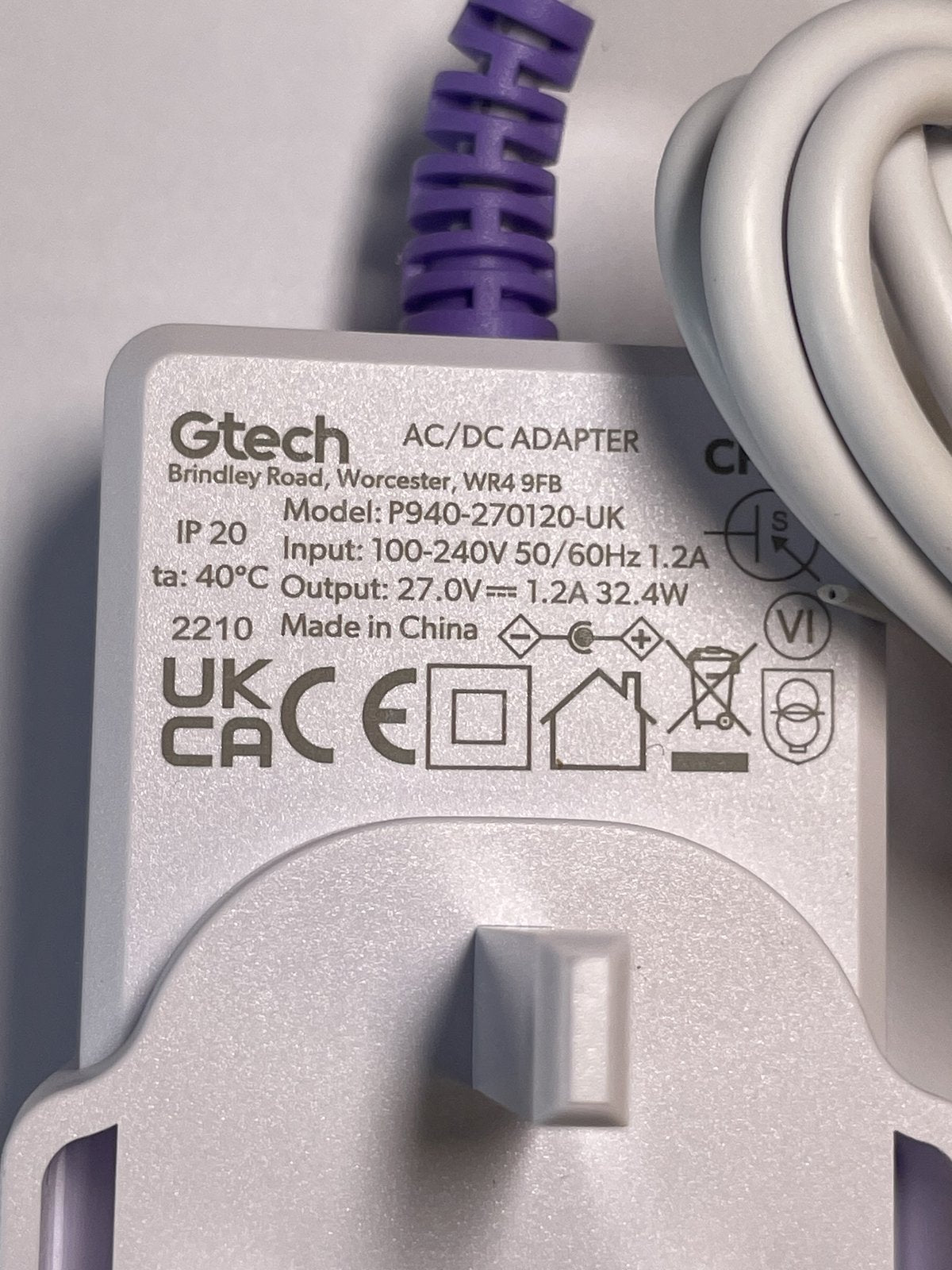 GTECH 27.0V 1.2A 32.4W AC/DC Adapter P940-270120-UK 27V White Charger