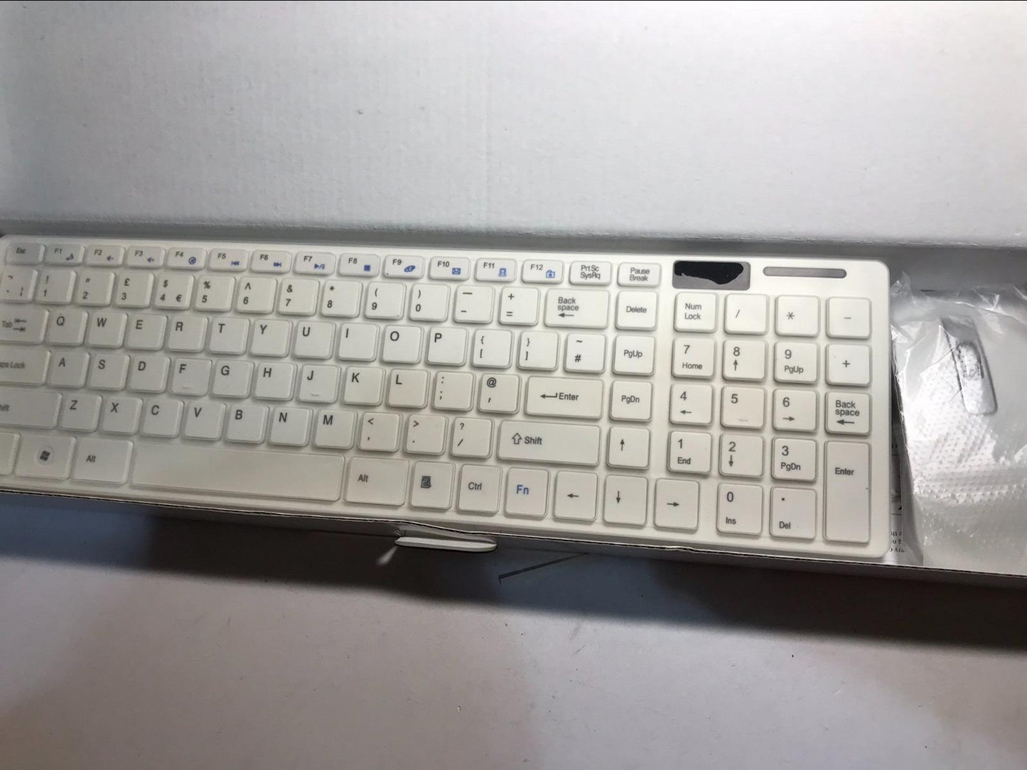 White Wireless Keyboard with Number Pad and Mouse for HP All-in-One 24-g029na