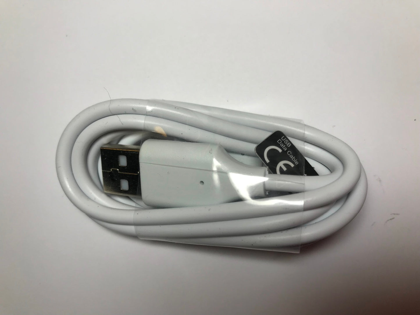 Genuine STK White USB Charger / Data Cable Lead for M Phone Plus 1M Long