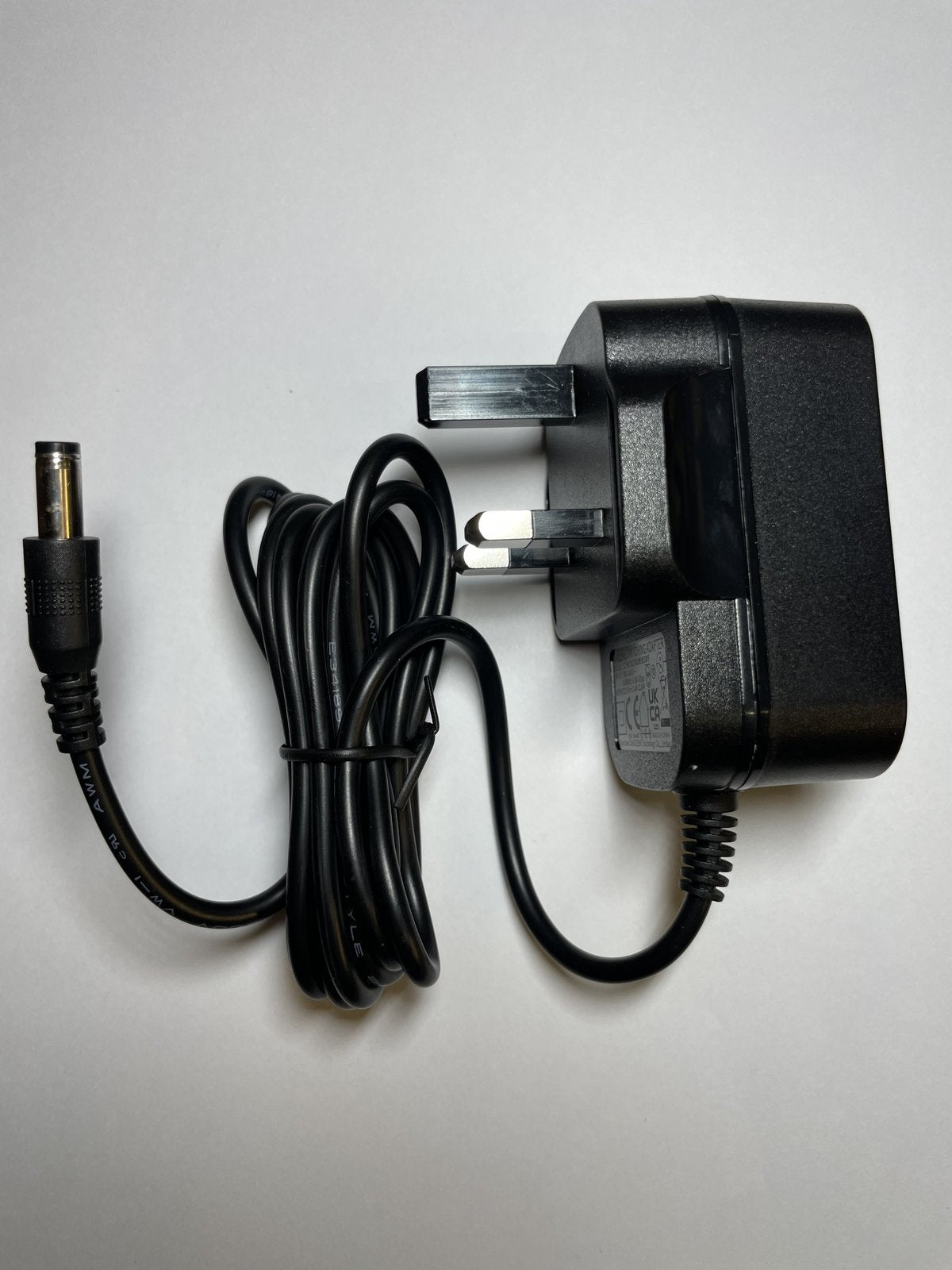 Replacement for 27.0VDC 800mA 27V YLS0241A-U270080 AC-DC Adaptor Charger UK Plug