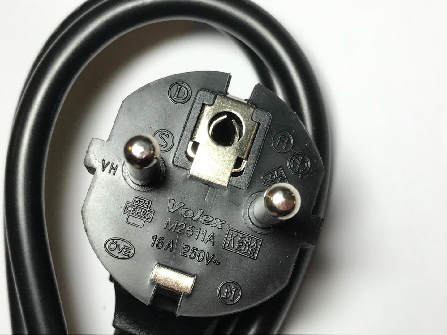 EU 2 PIN EUROPEAN 16A 250V VOLEX M2511A KENA EUR C13 F3G 3G1.0mm 3g1.0mm2 Lead