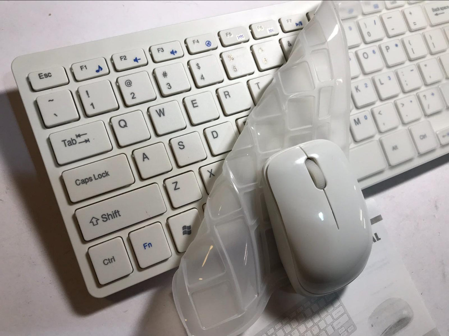 White Wireless Keyboard and Mouse for Apple iMac 20 Zoll Aluminium Modell 8,1