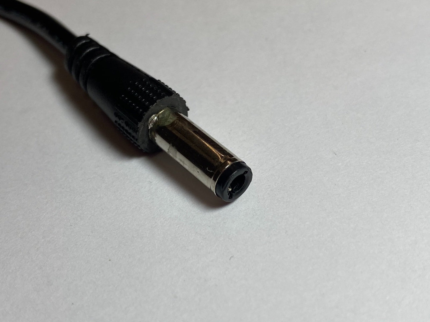 5.5mm x 2.1mm DC Socket Wire Lead to 5.5mm x 2.8mm DC Low Voltage Plug Connector