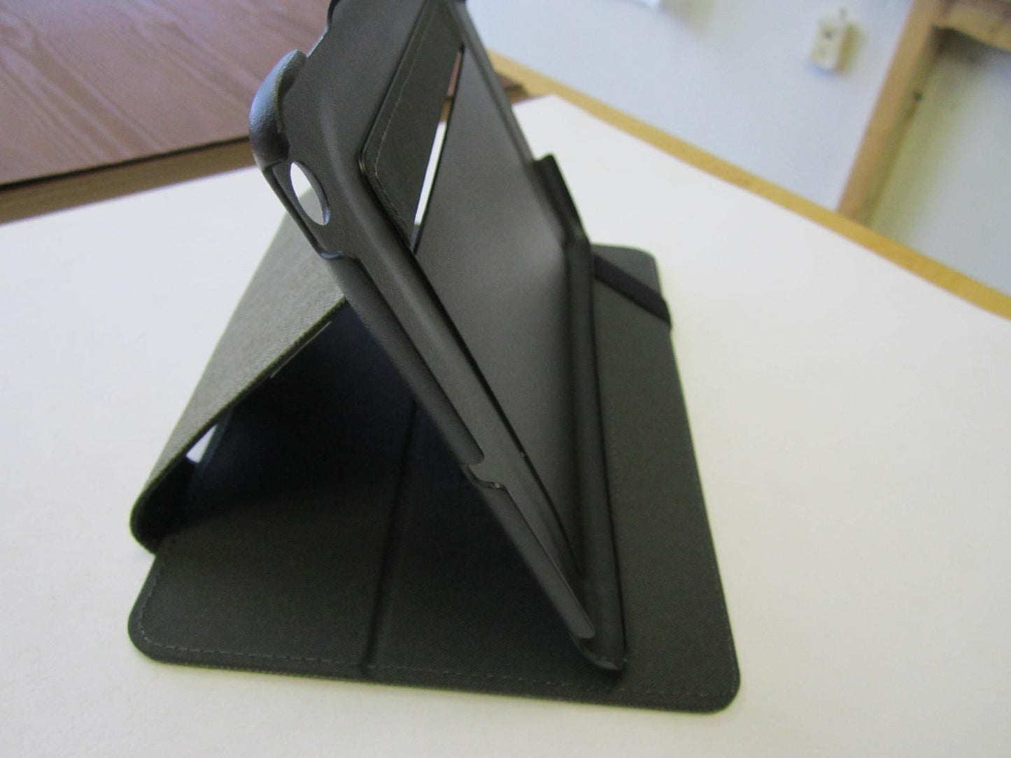 Multi Angle Top Quality Hard Shell Carry Case Stand for iPad 7.87 x 5.30 In