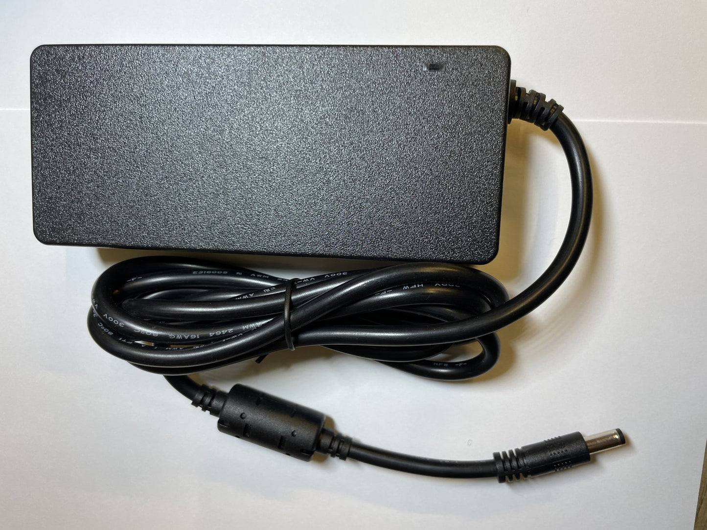 Replacement 12V 8.0A AC/DC Adapter YHY-12008000 DS120096C14-W + UK Plug