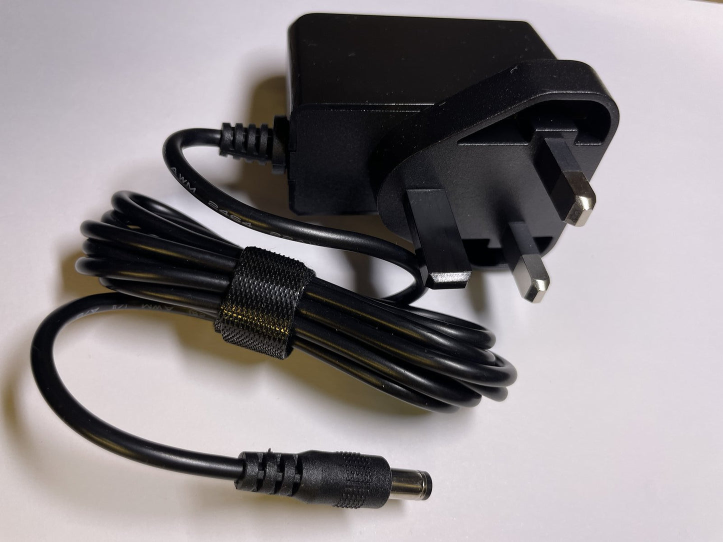 Replacement 12V 1.5A AC-DC Switching Adaptor for NETGEAR AD2076F10 UK Plug