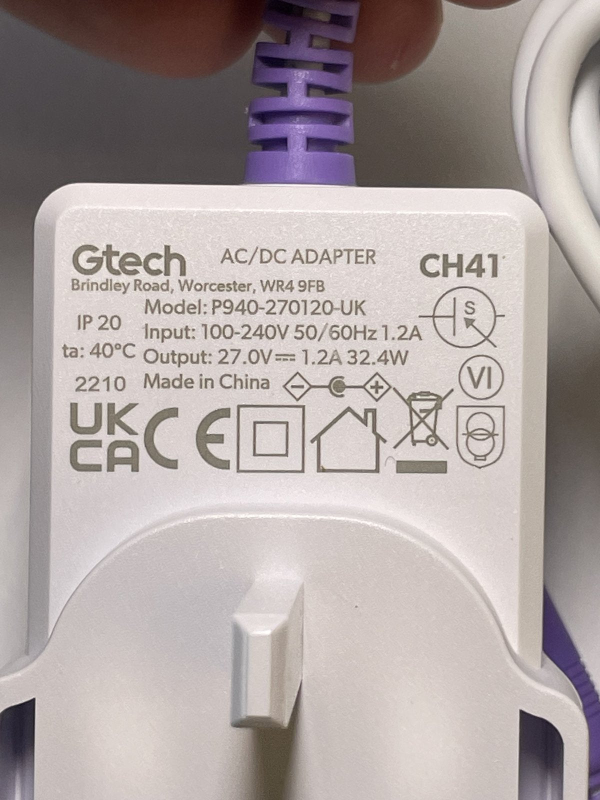 GTECH 27.0V 1.2A 32.4W AC/DC Adapter P940-270120-UK 27V White Charger