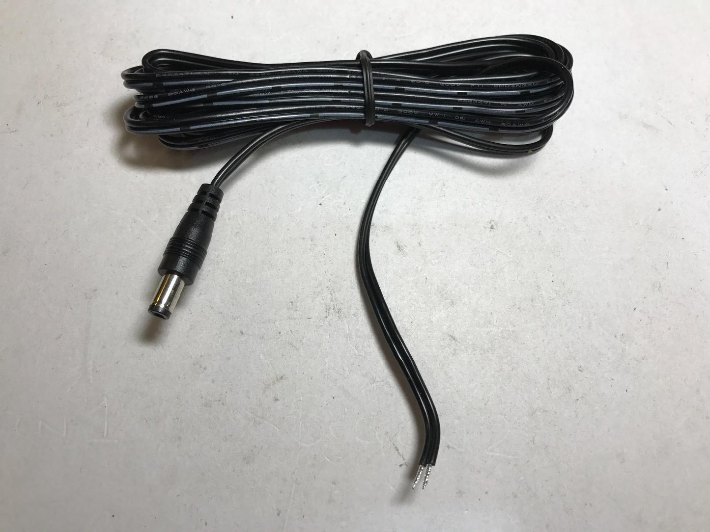 3M LONG DC CABLE WITH BARE ENDS TO 5.5MM X 2.1MM MOULDED CONNECTOR PLUG