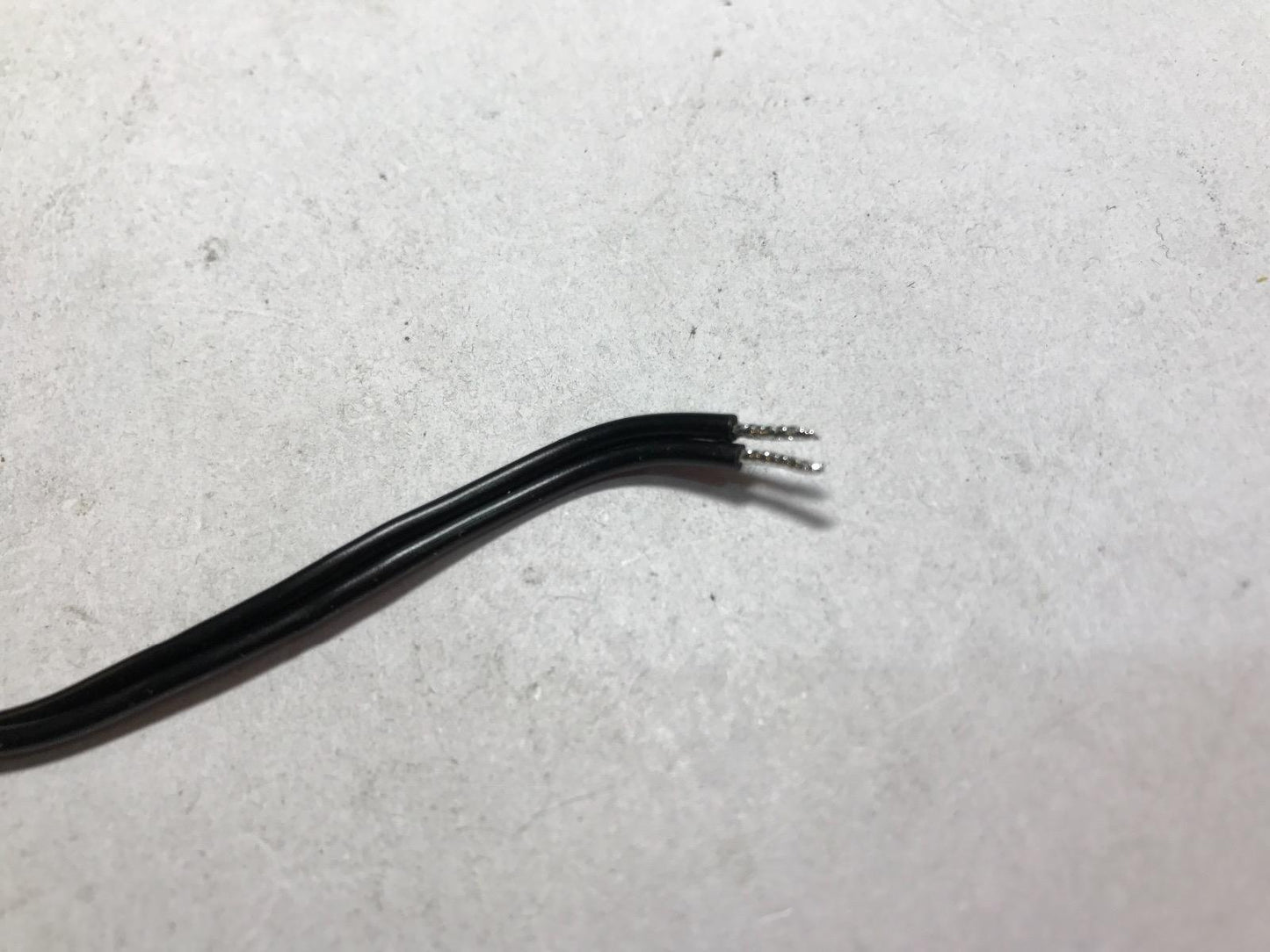 3M LONG DC CABLE WITH BARE ENDS TO 5.5MM X 2.1MM MOULDED CONNECTOR PLUG